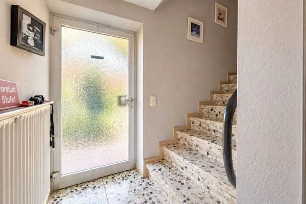 Immobilie in Drochtersen - Wohnen und Arbeiten unter einem Dach - großzügiges Wohn- und Geschäftshaus mit ca. 589 m² Gesamtfläche - Bild 1