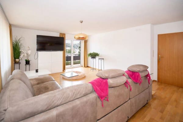 Immobilie in Jestetten - Zuhause mit Weitblick - großzügiges Wohnen - ca. 295 m² Wohnfläche in traumhafter Ortsrandlage - Bild 2