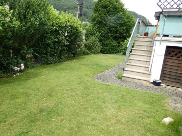 Immobilie in Brohl-Lützing - Freistehendes Einfamilienhaus mit Garten und Ausbaureserve - Bild 2