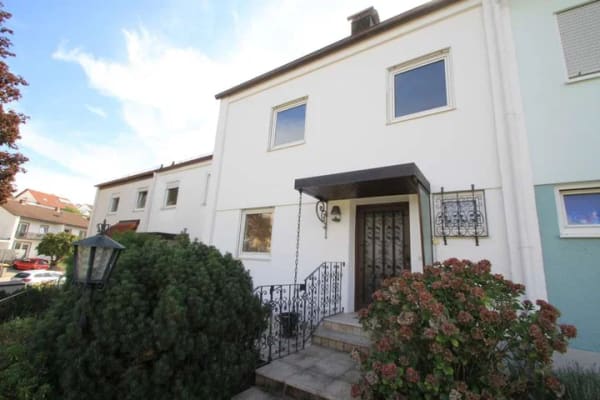 Immobilie in Thannhausen - Reihenmittelhaus mit Garten, Terrasse, Balkon und Pool - Bild 0