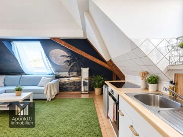 Immobilie in Augsburg - 2-Zimmer-Dachgeschosswohnung mit großer Wohnküche, Galerieebene und Stellplatz - Bild 2