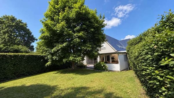 Immobilie in Uetersen - Mehrgenerationenhaus mit ca. 380 m² Wohn- und Nutzfläche - Bild 2