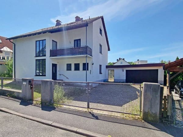 Immobilie in Kronach - Mehr Raum für mehr Leben - Großzügiges Haus mit Potenzial für Mehrgenerationenwohnen - Bild 1