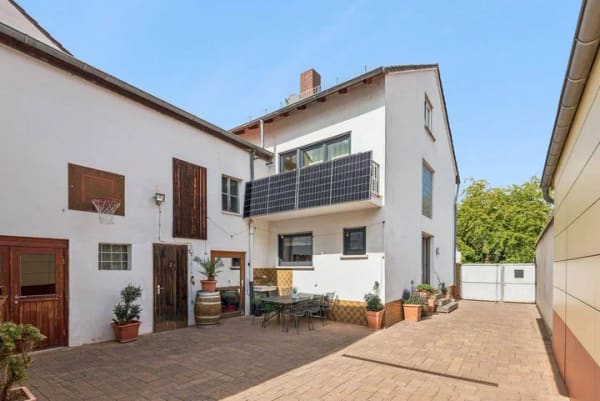 Immobilie in Friedelsheim - Modernisiertes Einfamilienhaus mit großzügigen Anbauten und ca. 180 m² Wohnfläche direkt am Wingert - Bild 1