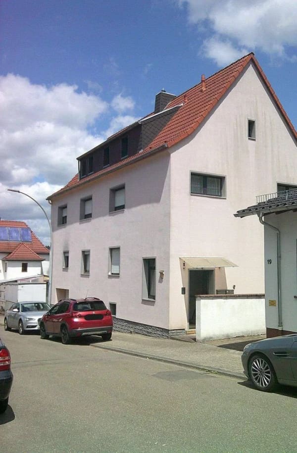 Immobilie in Sankt Ingbert - Wohnhaus mit 3 Wohnungen in St.Ingbert zu verkaufen! - Bild 2