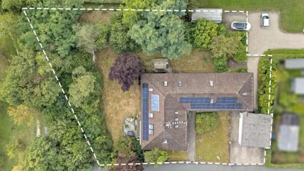 Immobilie in Glashütten - Traumhaftes Grundstück! Modernisiertes Zweifamilienhaus mit Praxis, Naturgarten & Ausbaupotenzial - Bild 3