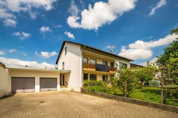 Immobilie in Schwindegg - Solides 3-Familienhaus in Schwindegg - sichere, wertbeständige Investition! - Bild 0