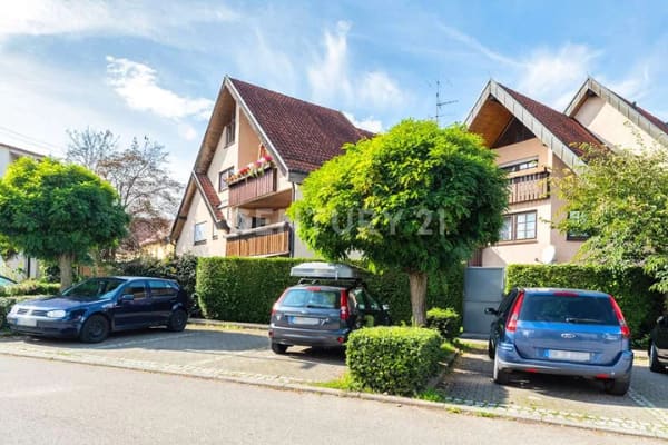 Immobilie in Oppenweiler - SENSATIONELLE UND ÄUSSERST GERÄUMIGE 4-ZIMMER-WOHNUNG IN SCHÖNER UND RUHIGER WOHNLAGE - Bild 1