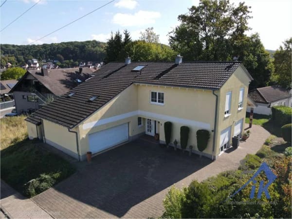 Immobilie in Otterberg - IK | Otterberg: Stilvolles Einfamilienhaus – 315 m² Wohnfläche, Sauna & 935 m² Sonnengrundstück - Bild 1