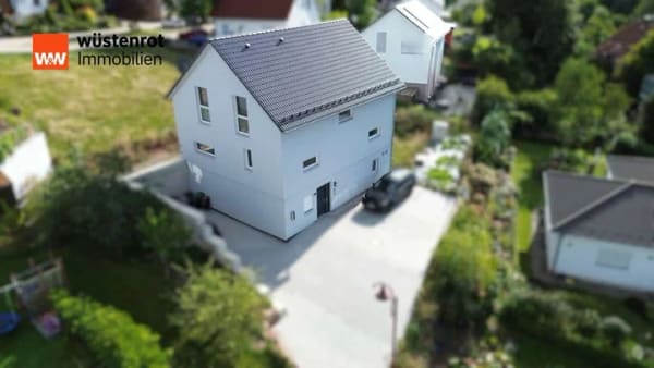 Immobilie in Oberreichenbach - *** Einziehen und Wohlfühlen / Familie & Homeoffice im Niedrigenergiehaus *** - Bild 2