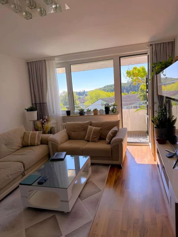 Immobilie in Oberursel - Flexible 5-Zimmer-Wohnung mit großem Balkon Taunusblick und zwei separaten Eingängen - Bild 1