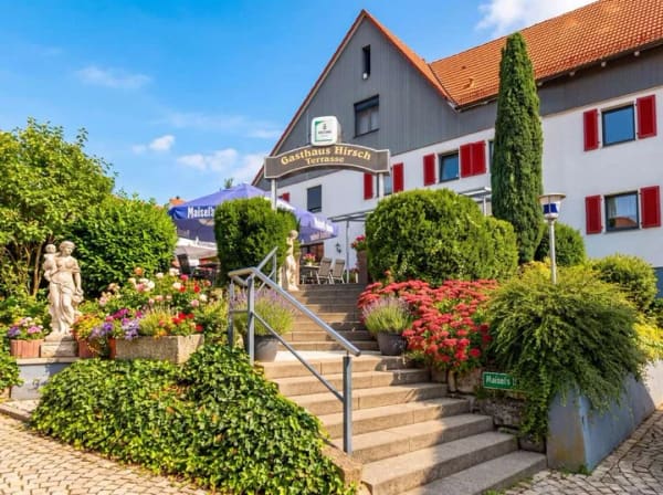 Immobilie in Baltmannsweiler - ** Kernsaniertes Wohn- und Geschäftshaus in Bestlage ** - Bild 1