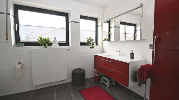 Immobilie in Neumarkt in der Oberpfalz - Mehrgenerationenhaus mit 3 Wohnebenen oder Wohnen und Arbeiten unter einem Dach in stadtnaher Lage! - Bild 4