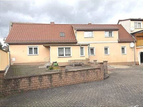 Immobilie in Bad Bibra - Familienfreundliches Wohnhaus mit zwei eigenständigen Wohnbereichen in Lossa - Bild 3
