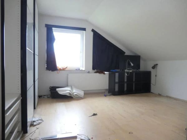 Immobilie in Langgöns - Helle Dachgeschosswohnung mit Balkon, Einbauküche und eigenem Stellplatz! - Bild 4
