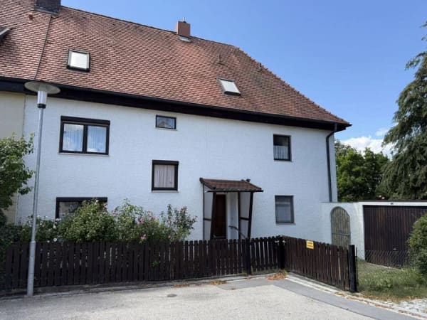 Immobilie in Landau an der Isar - Bezugsfreie Doppelhaushälfte in Landau - Bild 0