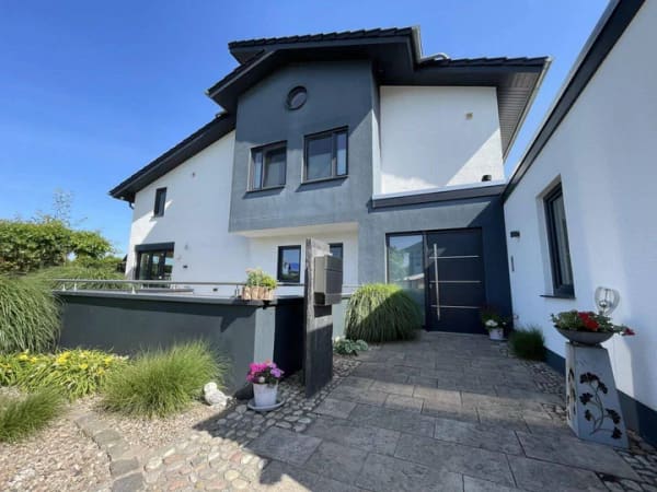 Immobilie in Hemsloh - +++ Exklusives Wohnen auf höchstem Niveau - Stilvolle Familienresidenz mit Weitblick in Rehden +++ - Bild 2