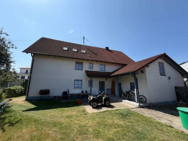 Immobilie in Dasing - Mehrgenerationenhaus mit Garagen, einer Halle und großem Grund zentral in Dasing - Bild 4