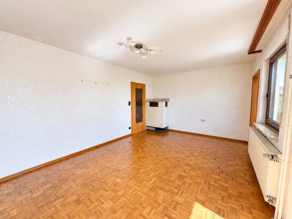 Immobilie in Reichenbach an der Fils - Charmantes Zweifamilienhaus mit viel Platz, Potenzial und Raum für neue Ideen - Bild 3