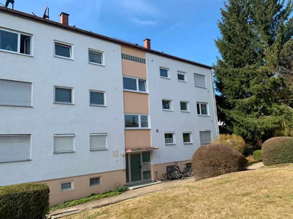 Immobilie in Steinenbronn - Attraktive 4-Zimmer-Wohnung mit Balkon, Garage, Stellplatz und Hobbyraum zu verkaufen - Bild 0