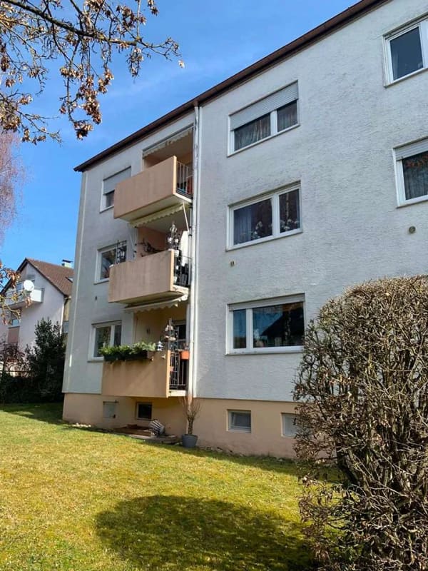 Immobilie in Steinenbronn - Attraktive 4-Zimmer-Wohnung mit Balkon, Garage, Stellplatz und Hobbyraum zu verkaufen - Bild 1