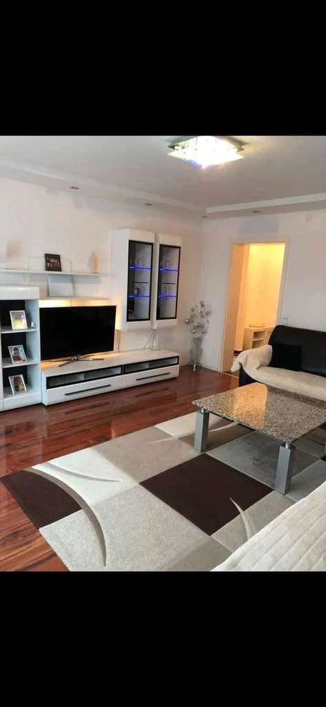 Immobilie in Steinenbronn - Attraktive 4-Zimmer-Wohnung mit Balkon, Garage, Stellplatz und Hobbyraum zu verkaufen - Bild 2