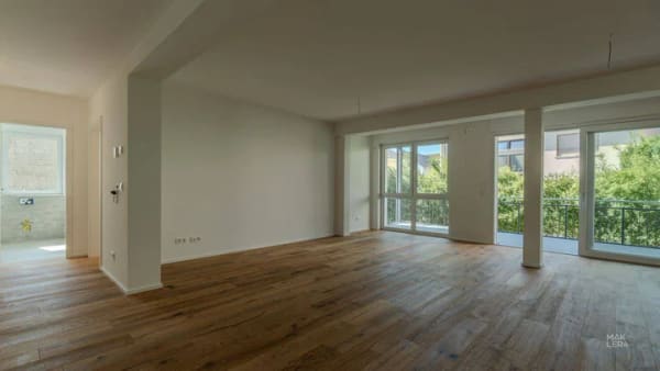 Immobilie in Oerlenbach - Sanierte 3,5-Zimmer-Wohnung im Obergeschoss mit Balkon | KfW 55 EE - Bild 1