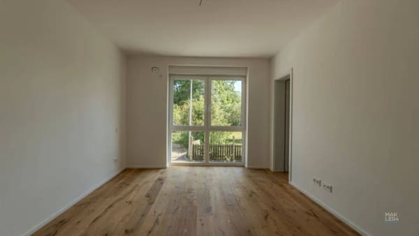 Immobilie in Oerlenbach - Sanierte 3,5-Zimmer-Wohnung im Obergeschoss mit Balkon | KfW 55 EE - Bild 4