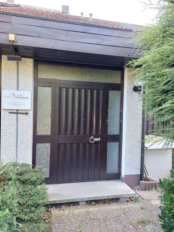 Immobilie in Adelsdorf - Kapitalanleger aufgepasst - gewerblich vermietete Doppelhaushälfte mit guter Rendite - Bild 1