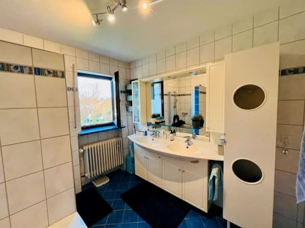 Immobilie in Gerzen - Charmanter Bungalow mit großzügigem Grundstück am Ortsrand - Bild 3