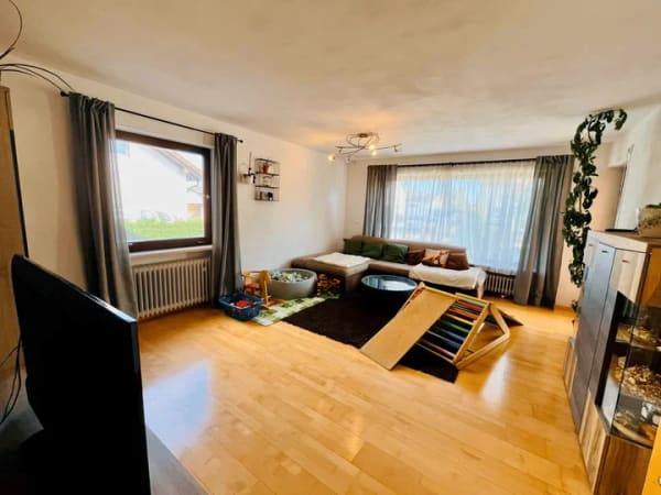 Immobilie in Gerzen - Charmanter Bungalow mit großzügigem Grundstück am Ortsrand - Bild 4