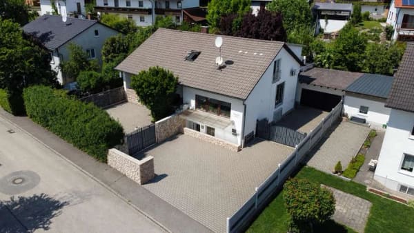 Immobilie in Weng - Freistehendes Zweifamilienhaus mit Gewerbeeinheit - Bild 1