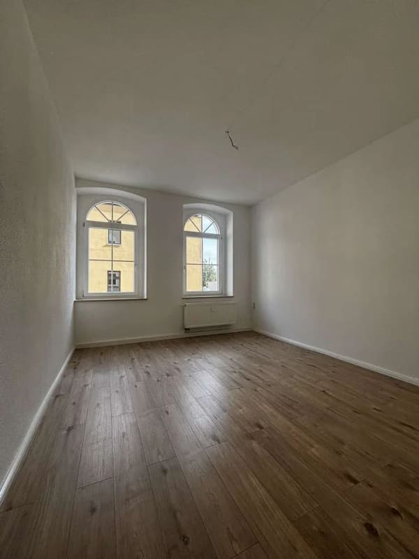 Immobilie in Lengenfeld - Altbaucharme trifft Wohnkomfort – sanierte 2-Raum-Eigentumswohnung mit beeindruckenden Gewölbedecken - Bild 4