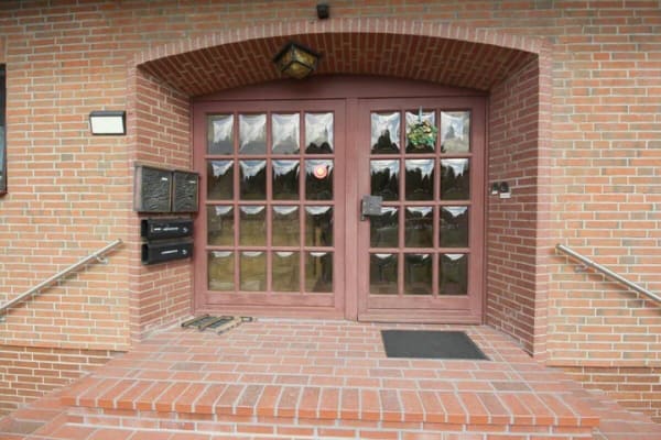Immobilie in Bleckede - ZFH MIT 2 WE & GES. 266 M² WOHNFL. SOLIDE & INFLATIONSGESCHÜTZT VERMIETET - GRUNDBUCH STATT SPARBUCH - Bild 2