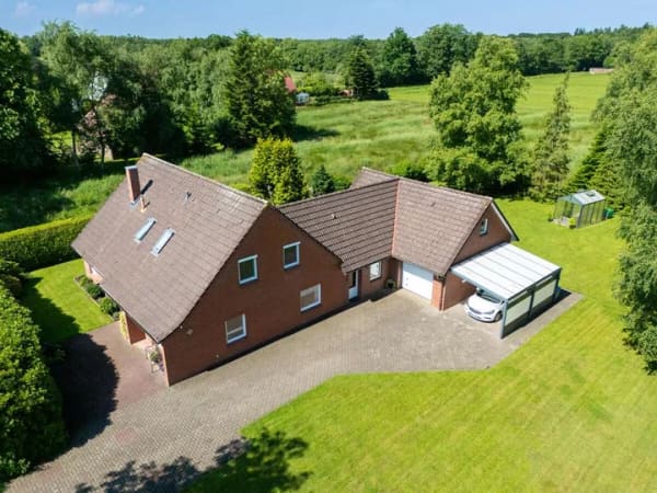 Immobilie in Berumbur - Großes Einfamilienhaus in ruhiger Lage von Berumbur! - Bild 0