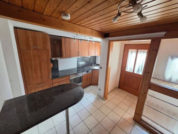 Immobilie in Fellbach - 2- Familienhaus mit einer großen Garage in Fellbach unterhalb des Kappelbergs - Bild 2