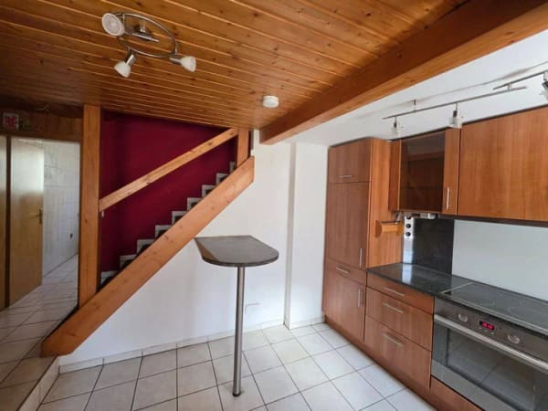 Immobilie in Fellbach - 2- Familienhaus mit einer großen Garage in Fellbach unterhalb des Kappelbergs - Bild 3