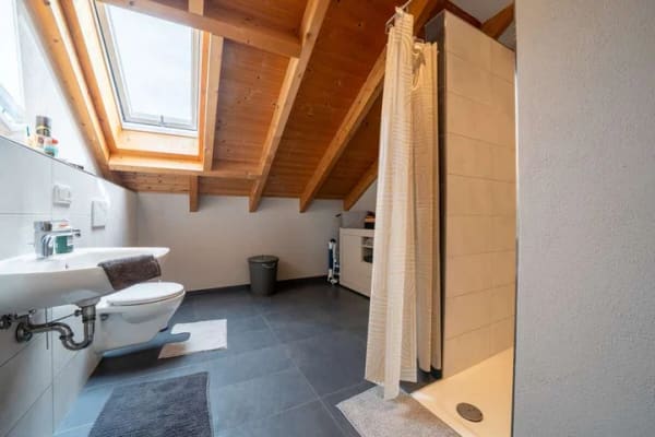 Immobilie in Lahntal - Attraktive Kapitalanlage mit 3 vermieteten Wohneinheiten, Wärmepumpe & Photovoltaik - Bild 2