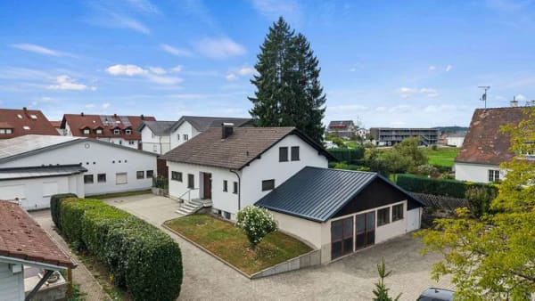 Immobilie in Bodnegg - Zweifamilienhaus mit Werkstatt und Baupotential - eine vielseitige Immobilie in Bodnegg - Bild 0