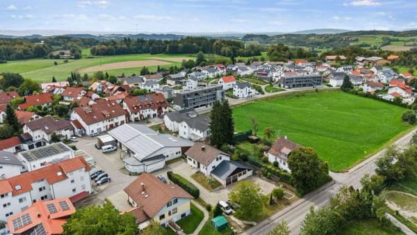 Immobilie in Bodnegg - Zweifamilienhaus mit Werkstatt und Baupotential - eine vielseitige Immobilie in Bodnegg - Bild 4