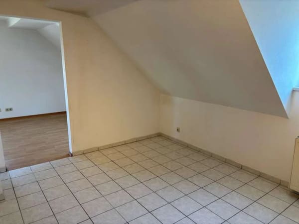 Immobilie in Hengersberg - toll gelegene Dachgeschosswohnung - Bild 2