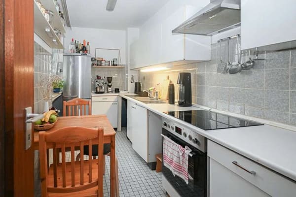 Immobilie in Lübeck - Lichtdurchflutete 3-Zimmer-Wohnung mit idealem Schnitt in Lübeck - St.Jürgen - Bild 2