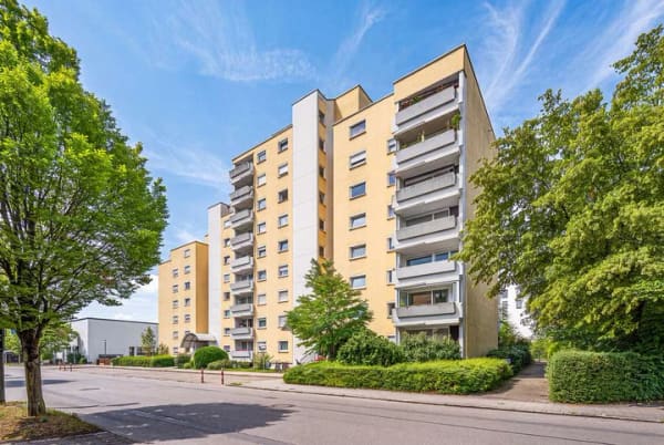 Immobilie in Oberschleißheim - Freie 2-Zimmer-Wohnung mit Westbalkon & TG-Stellplatz - Bild 0