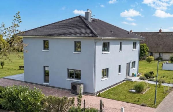 Immobilie in Kröslin - Platz für Ihre Träume: Energieeffizientes Haus auf großem Grundstück in Hafennähe - Bild 0