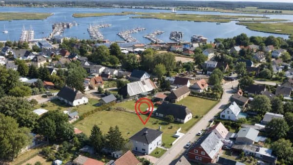 Immobilie in Kröslin - Platz für Ihre Träume: Energieeffizientes Haus auf großem Grundstück in Hafennähe - Bild 1