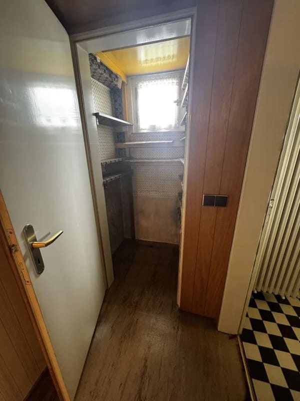 Immobilie in Sankt Ingbert - Renovierungsbedürftige 3 Zimmer-Wohnung mit Balkon und 2 Garagen - Bild 3