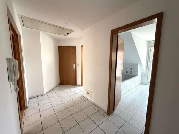 Immobilie in Burgrieden - Großzügige 2-Zimmer-Wohnung mit sonnigem Balkon - Bild 4