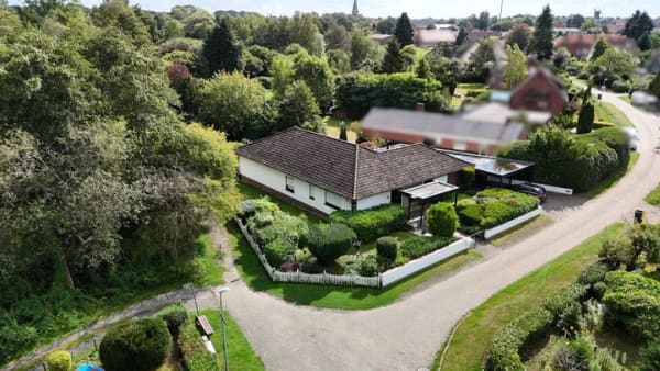 Immobilie in Harpstedt - Architektenbungalow in bester Randlage (Delmenähe) - großzügig, individuell und  vielseitig - Bild 0