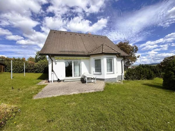Immobilie in Stadtilm - Viel Raum für Ihre Wohnträume: Gepflegtes Einfamilienhaus auf Traumgrundstück in ruhiger Wohnlage - Bild 1
