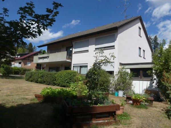 Immobilie in Gammertingen - Sonniges Zweifamilienhaus mit weiteren Ausbaumöglichkeiten im Dachgeschoss, großem Garten und Doppelgarage. - Bild 1